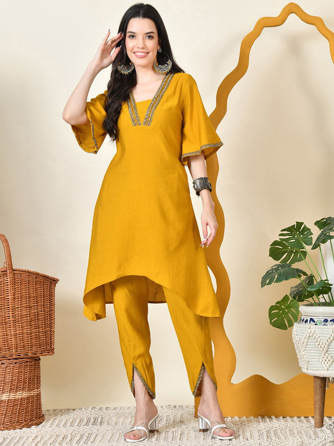 Myshka Thread Work Fusion Kurta with Dhoti Pant