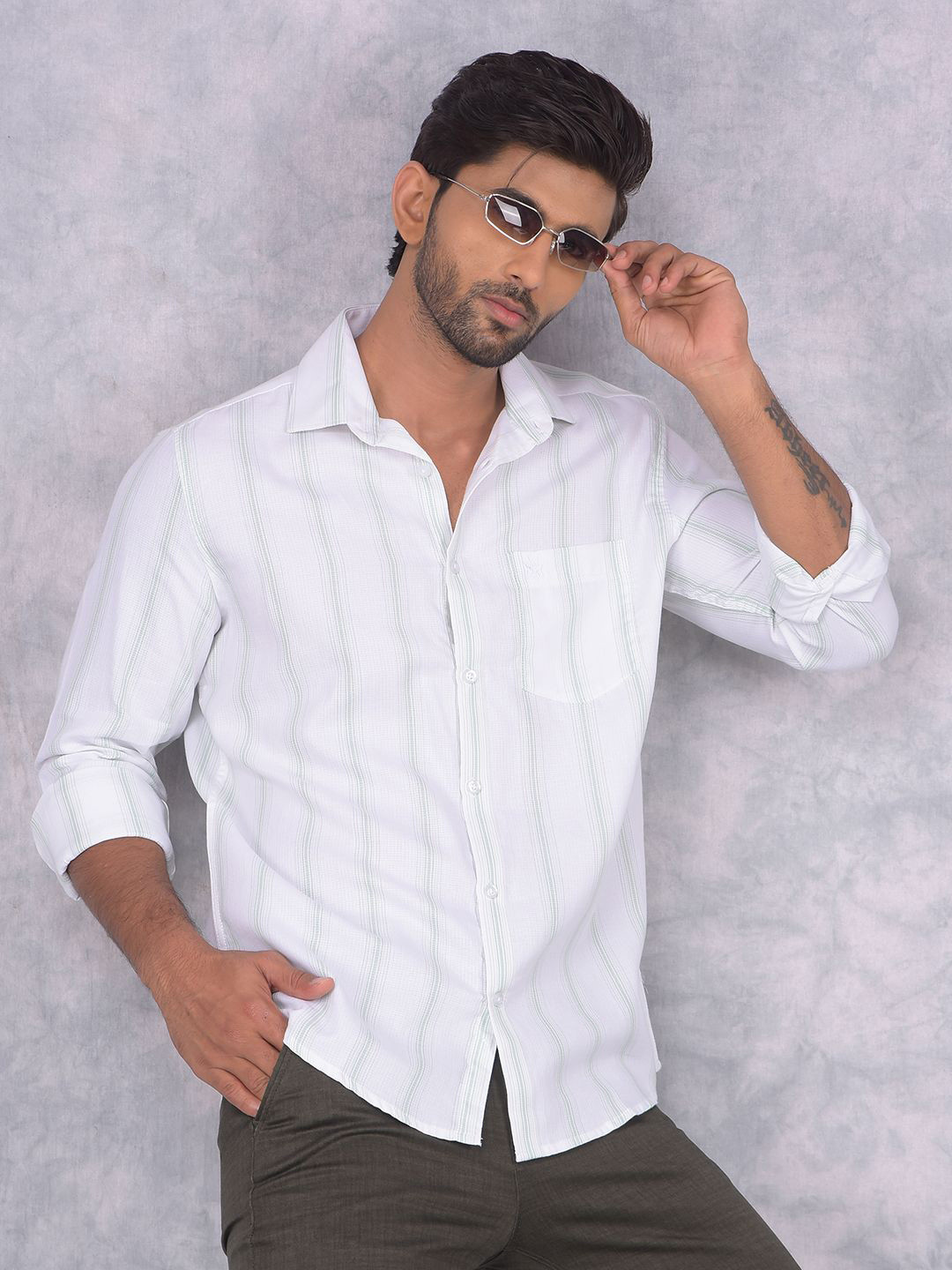 Crimsoune Club Men Smart Spread Collar Vertical Striped Cotton Slim Fit Casual Shirt