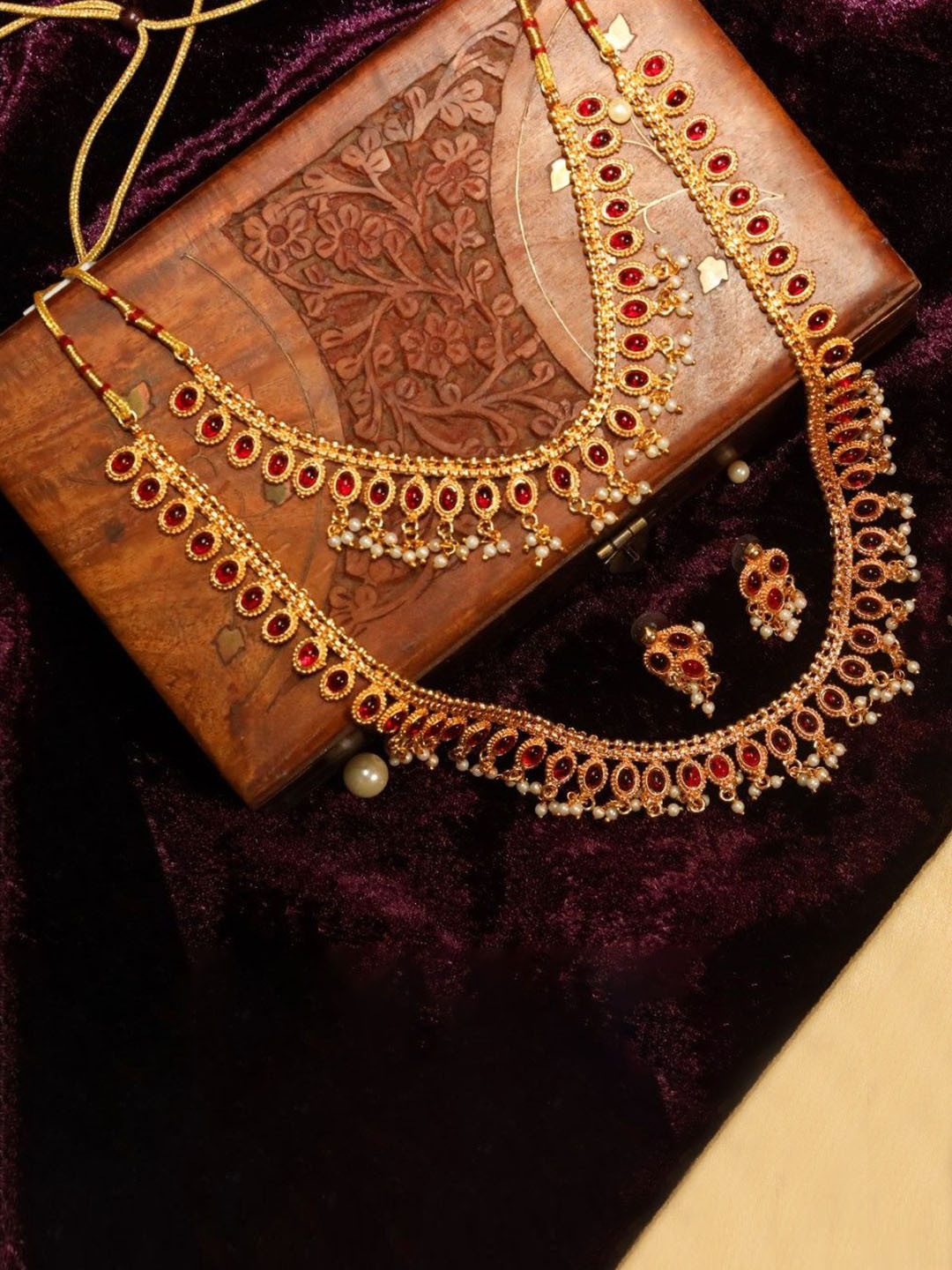 ABDUR RAHEEM JEWELLERS Gold-Plated Kundan-Studded & Beaded Jewellery Set