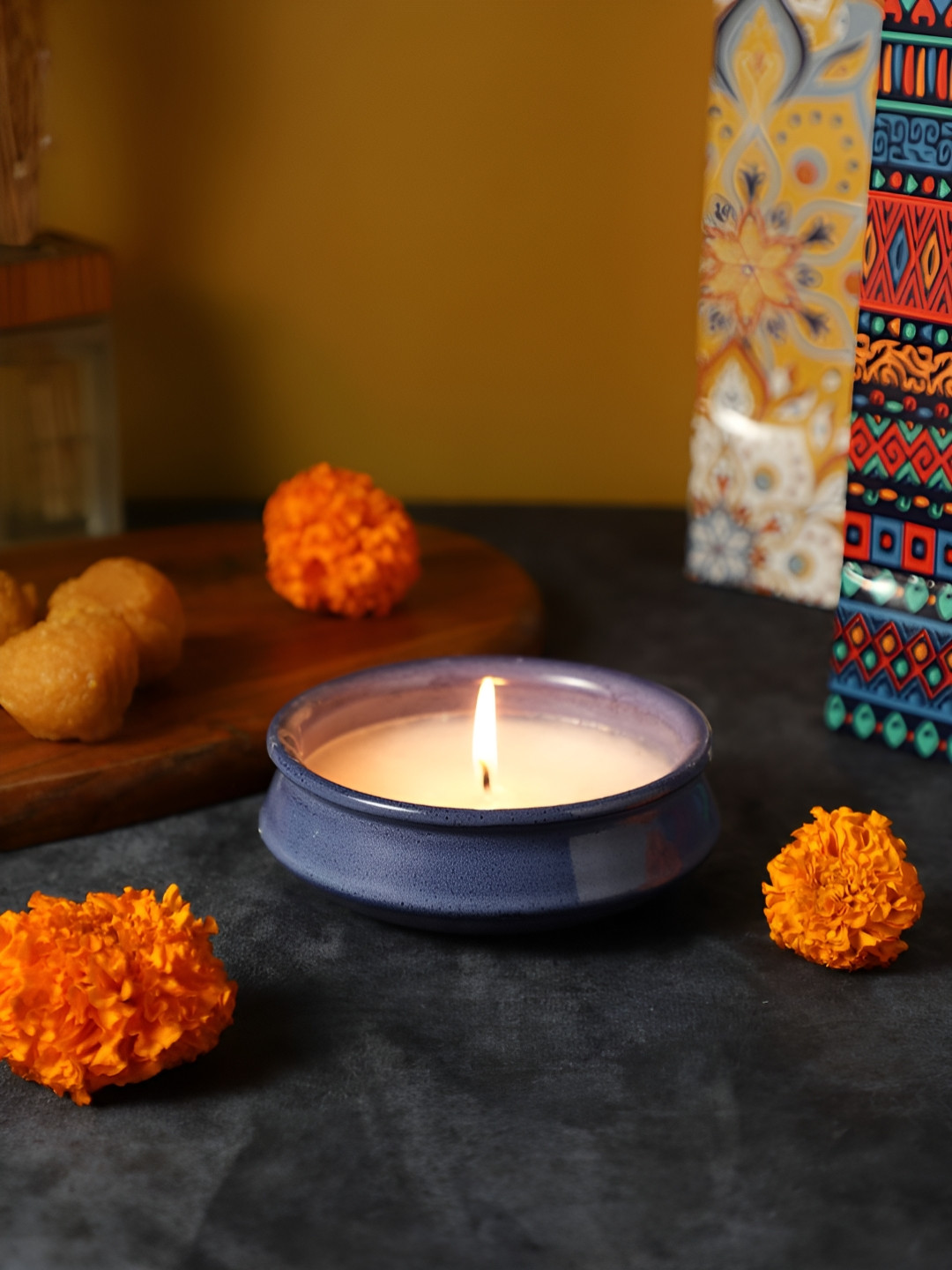 VarEesha Flat Ceramic Smokeless 1 Wick Scented Solid Geometric Regular Diya Candles