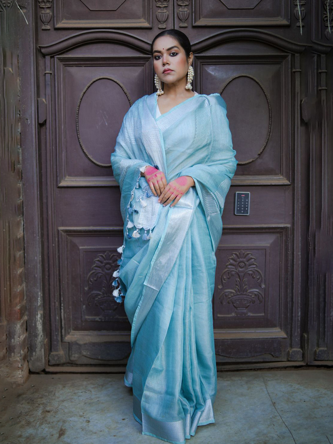 Apaapi Threads of glory Zari Tissue Saree