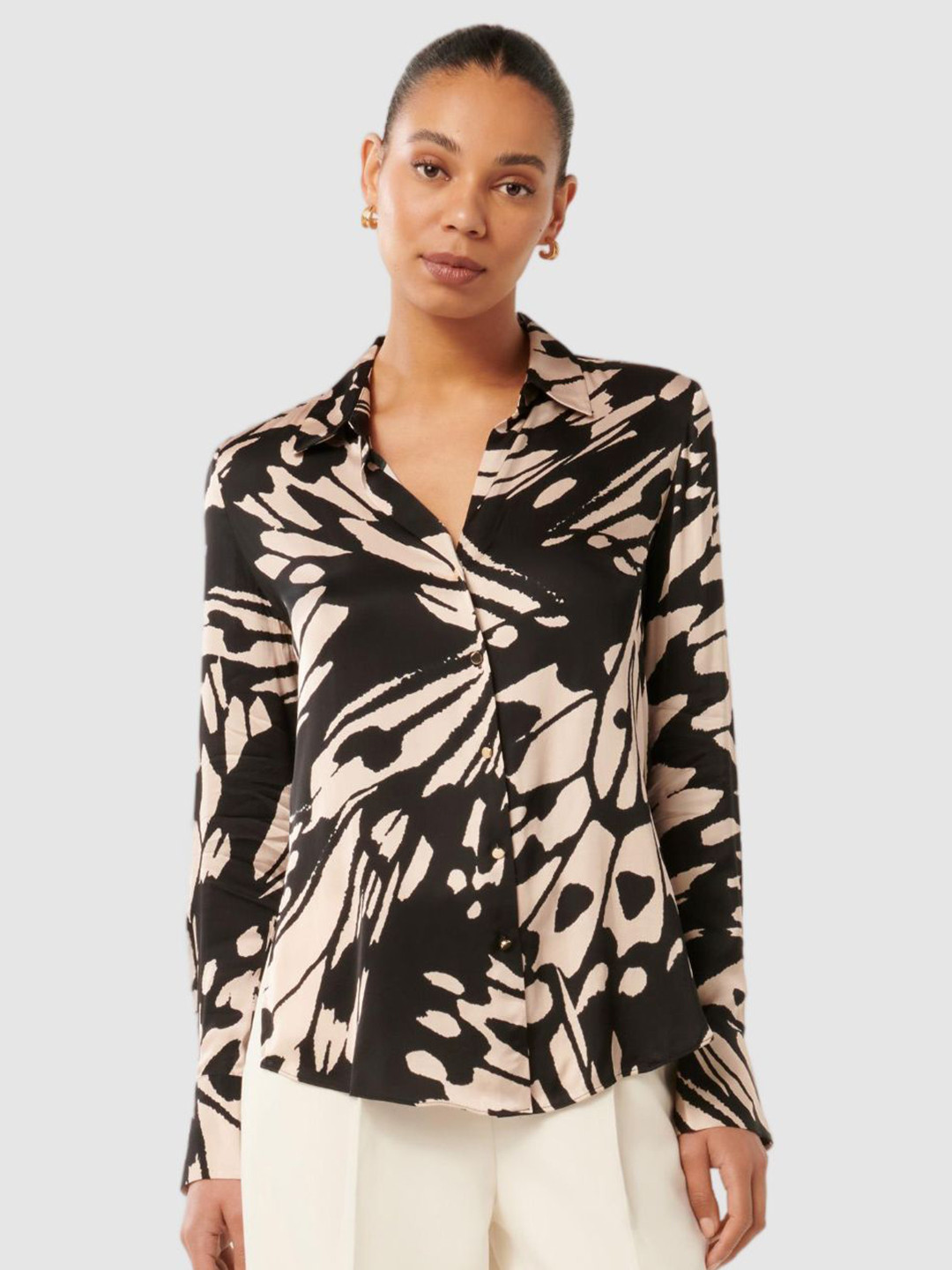 Forever New Women Smart Spread Collar Abstract Printed Casual Shirt
