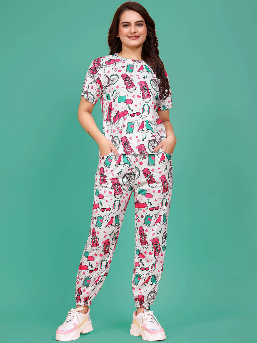 SAKARMAA Women T-Shirt & Joggers Co-Ords