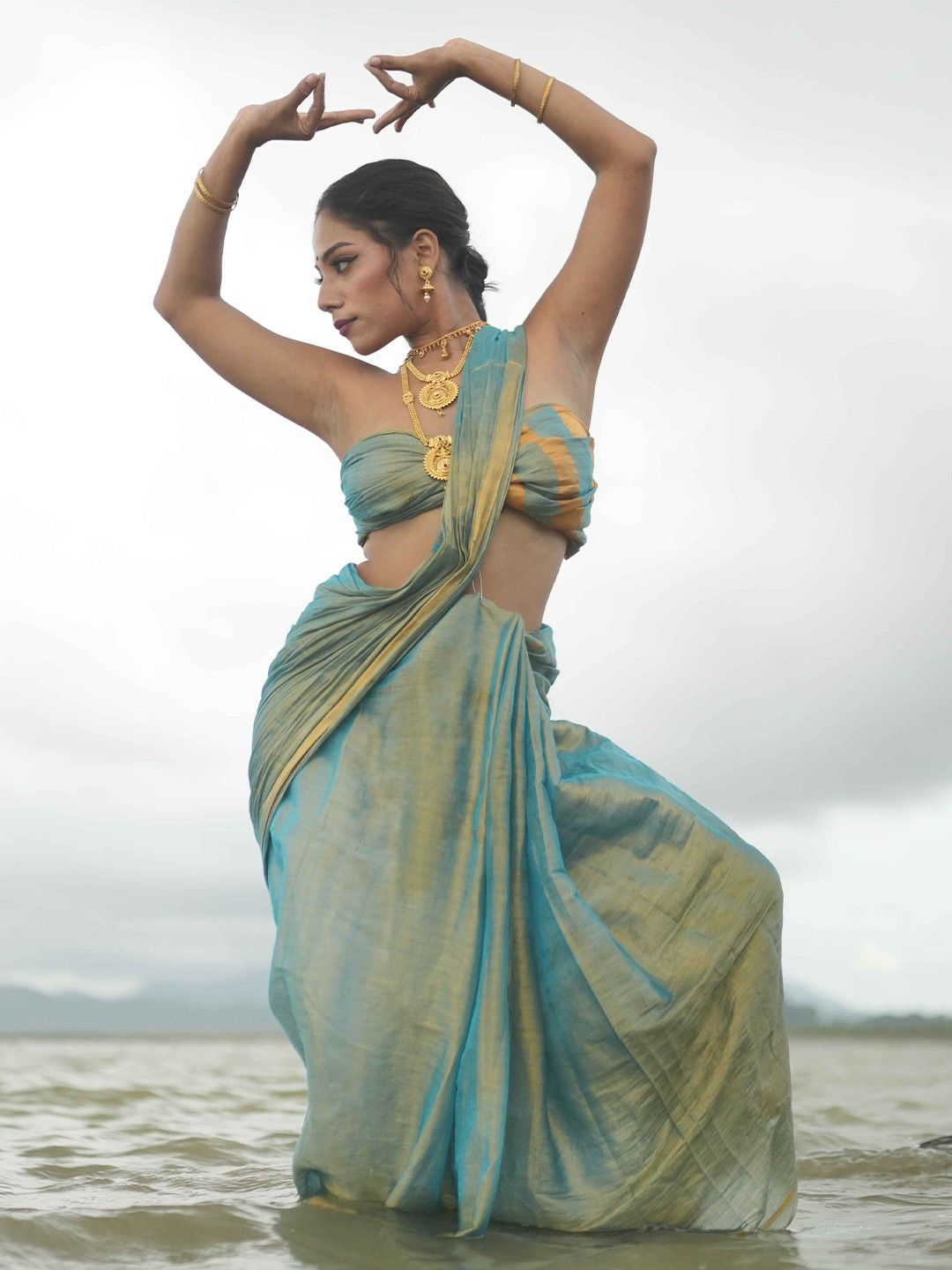 Eternity by sakshi Solid Zari Border Tissue Saree