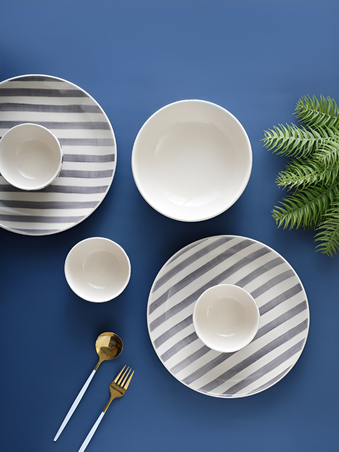 VarEesha Handmade Crosswalk Grey Striped Ceramic Microwave Safe 14 Piece Dinner Set