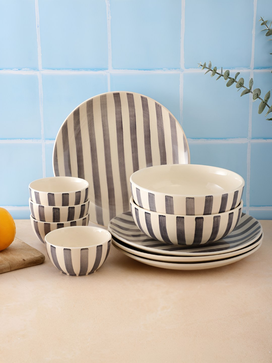 VarEesha Crosswalk Hand Made Grey Geometric Ceramic Dishwasher and Microwave Safe 10 Piece Dinner Set