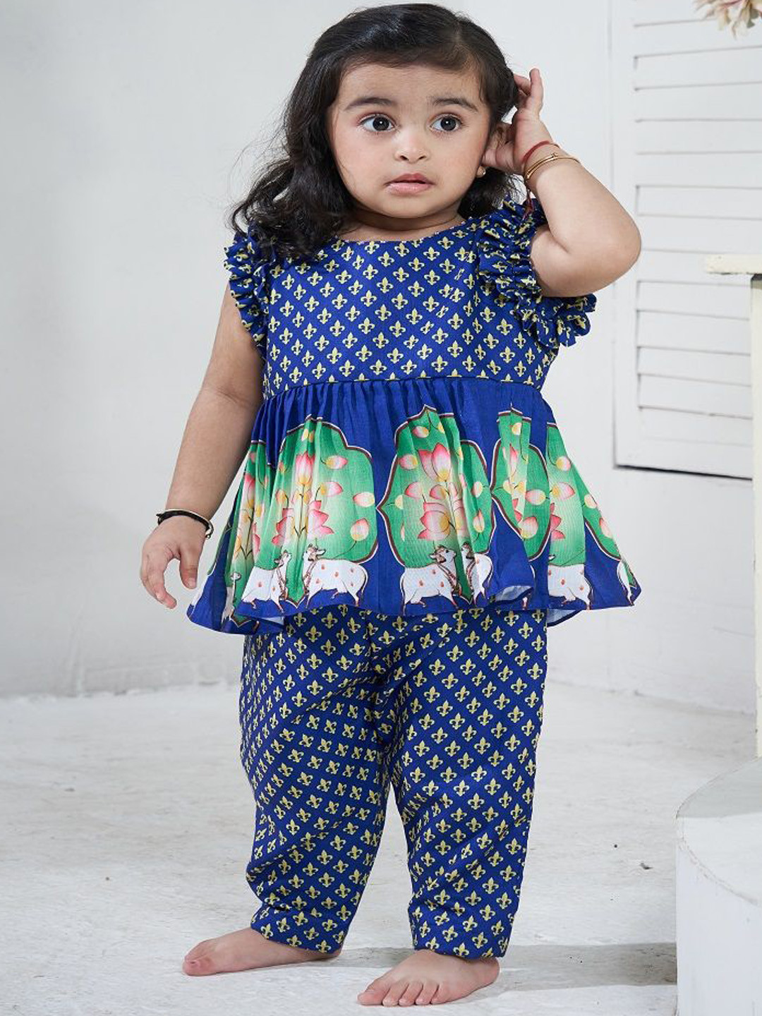 Vivedkids Girls Floral Printed Round Neck Anarakali Pure Cotton Kurti With Trousers