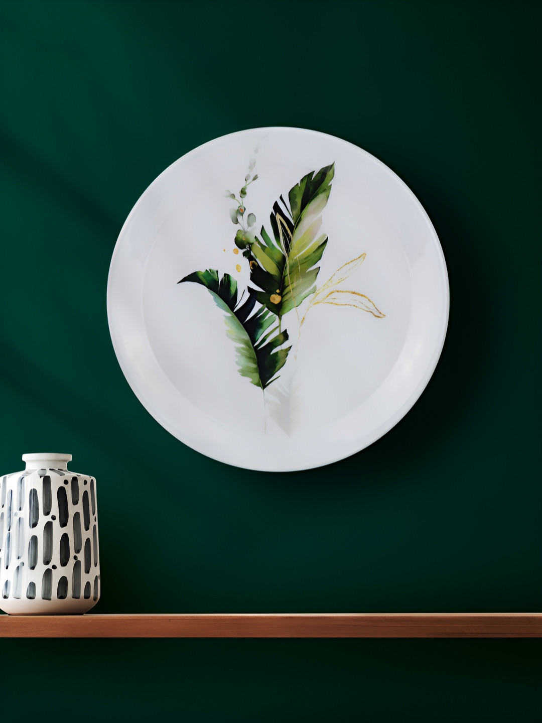 Maison Modern Harmony leaves Metal Floral Glossy Hanging Hall Wall Plates-10In