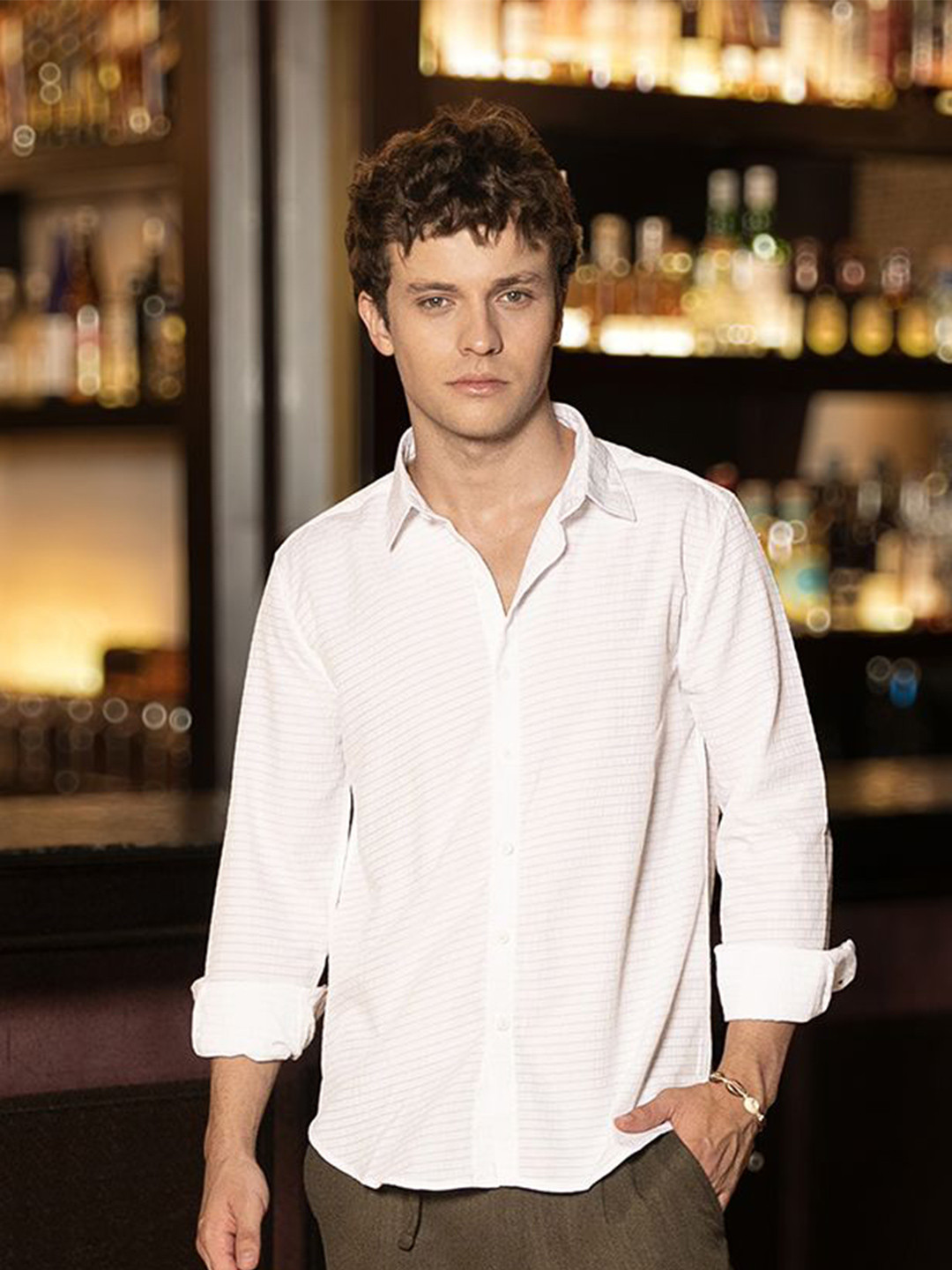 CAHOOT Men Comfort Spread Collar Solid Casual Shirt