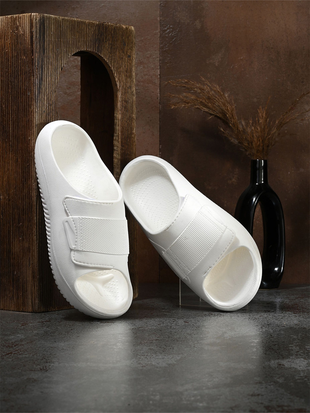 Roadster Lifestyle Co. Men Textured Sliders Flip Flops