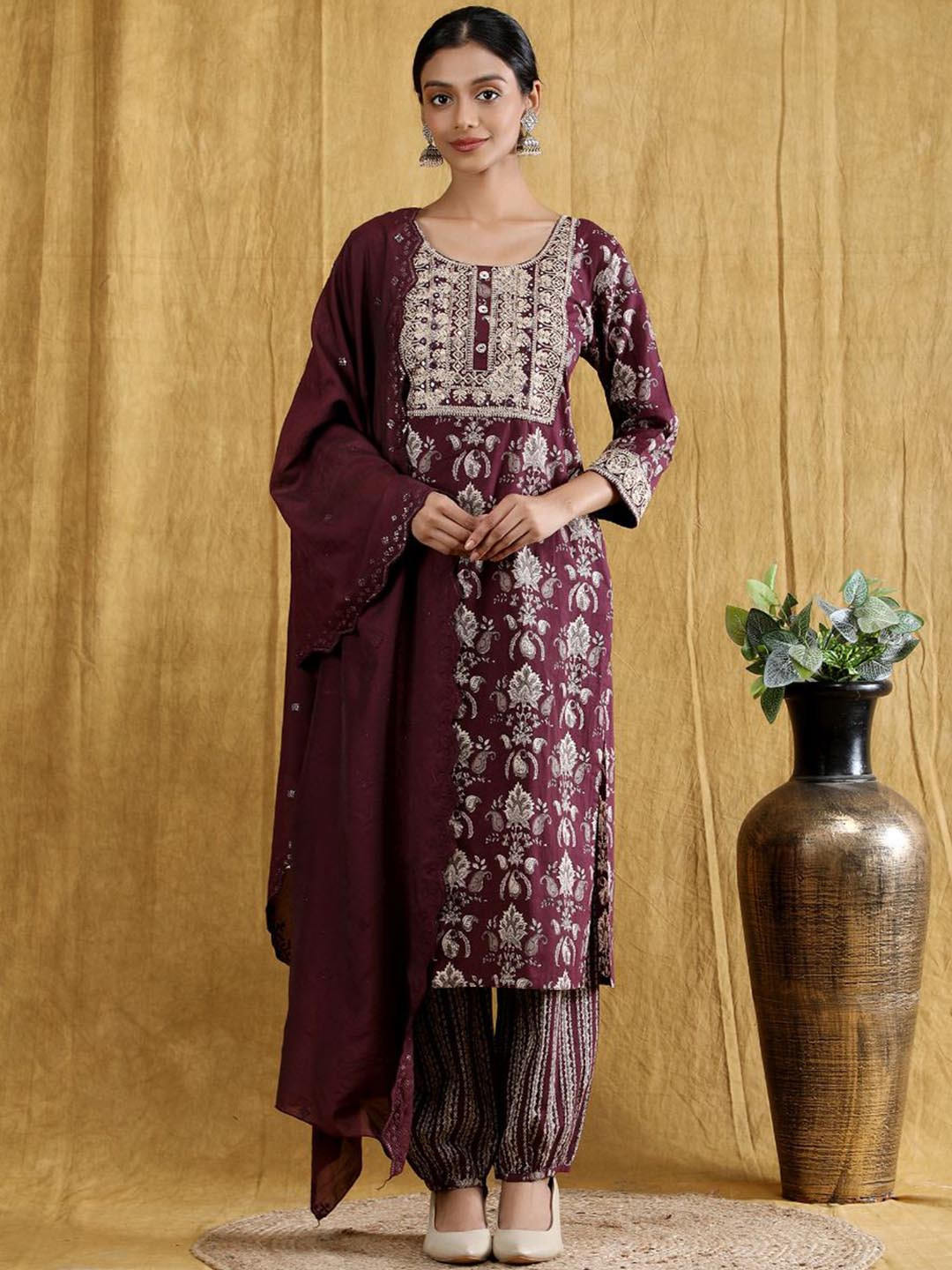 Shifory Embelished Printed Round Neck 3/4 Sleeve Maroon Straight kurta Pant with Dupatta