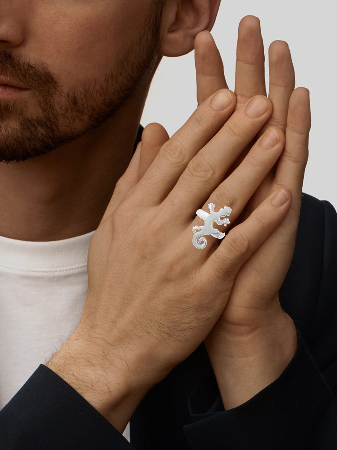 MEMOIR Men Silver-Plated Lizard Design Finger Ring