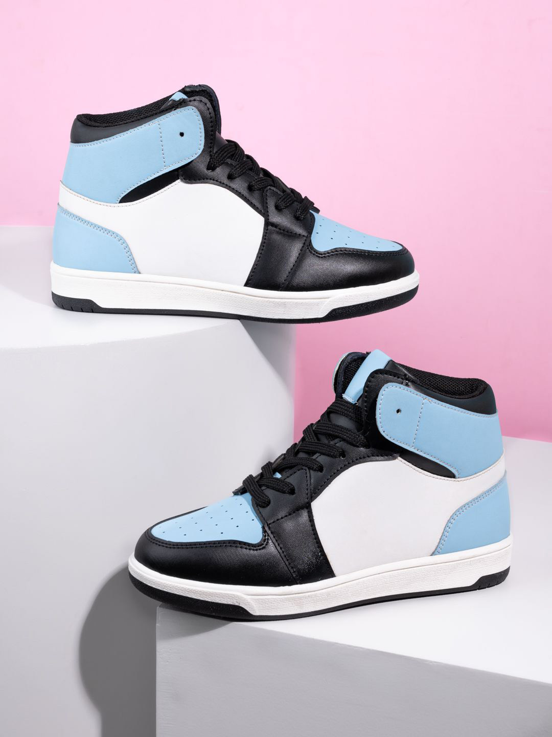The Roadster Lifestyle Co Women Casual Light Weighted High Top Sneakers