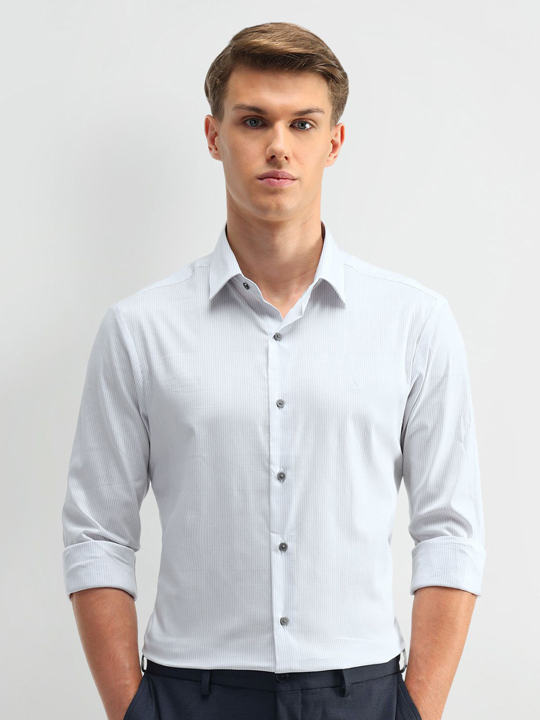 Arrow New York Men Manhattan Spread Collar Vertical Striped Cotton Slim Fit Formal Shirt