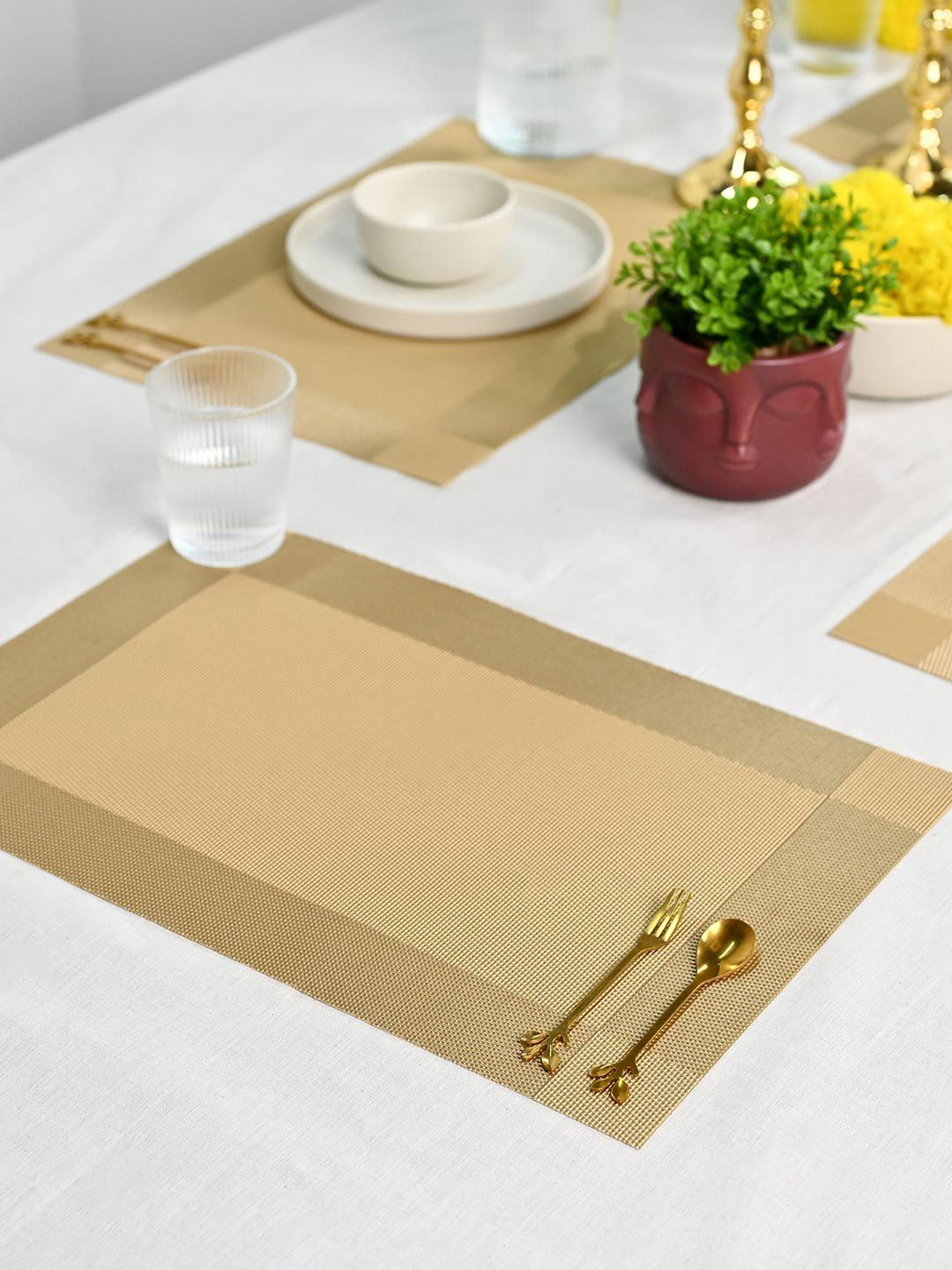 MARKET99 Gold Toned 6 Pieces Rectangular Table Placemat