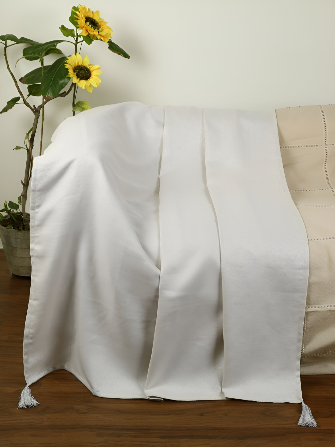 Jamio Firati  Cozy Tassel Silvertoned Cotton Throw Blanket