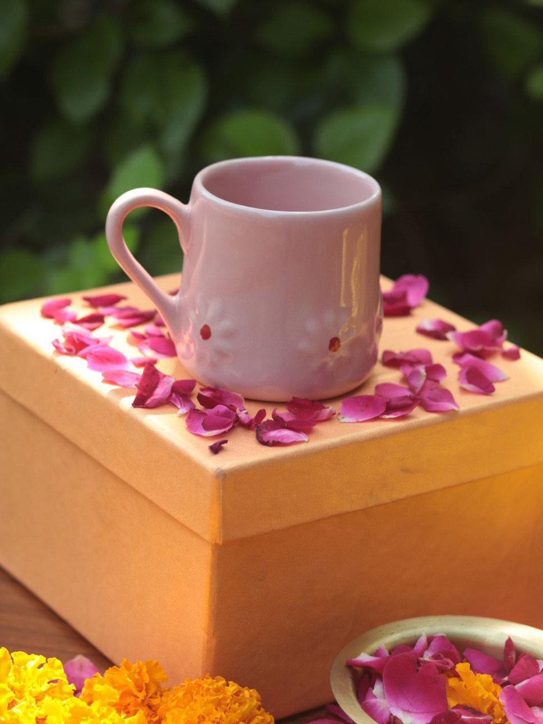 WEAVING HOMES Pink & Red Floral Printed Ceramic Cup Home Gift Set