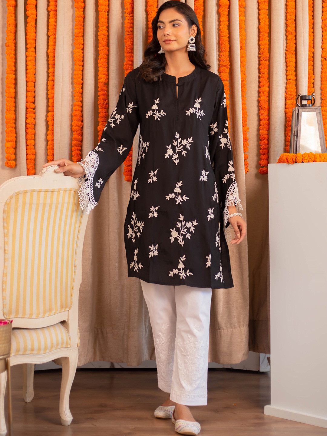 HOUSE OF KARI Women Chikankari kurta with Zari work