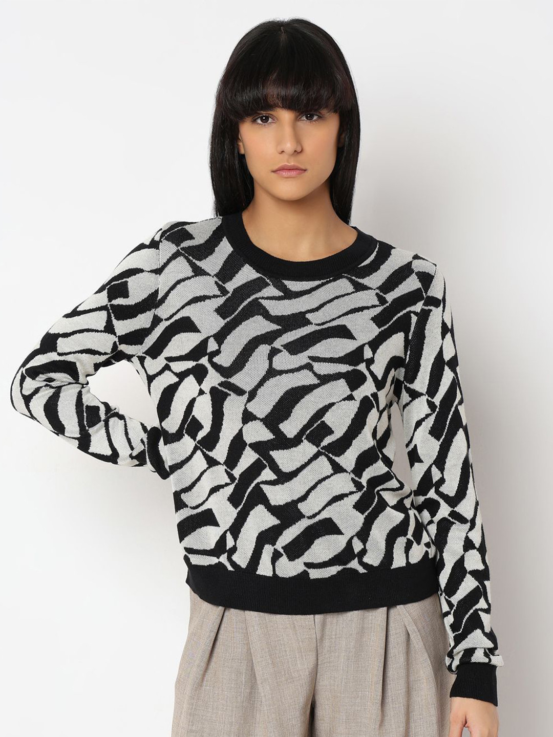 Vero Moda Women Black and Grey Full Sleeves Round Neck Printed Pullover Sweaters