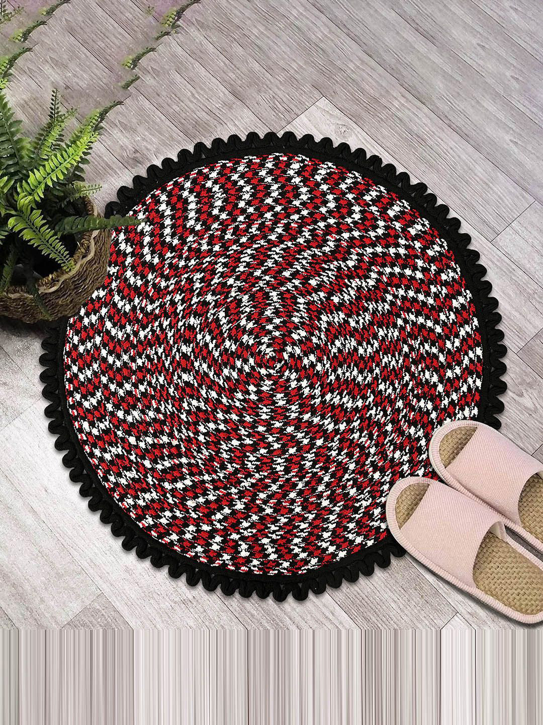 Kuber Industries Black & Red Knitted Round Cotton Anti-Skid Doormat