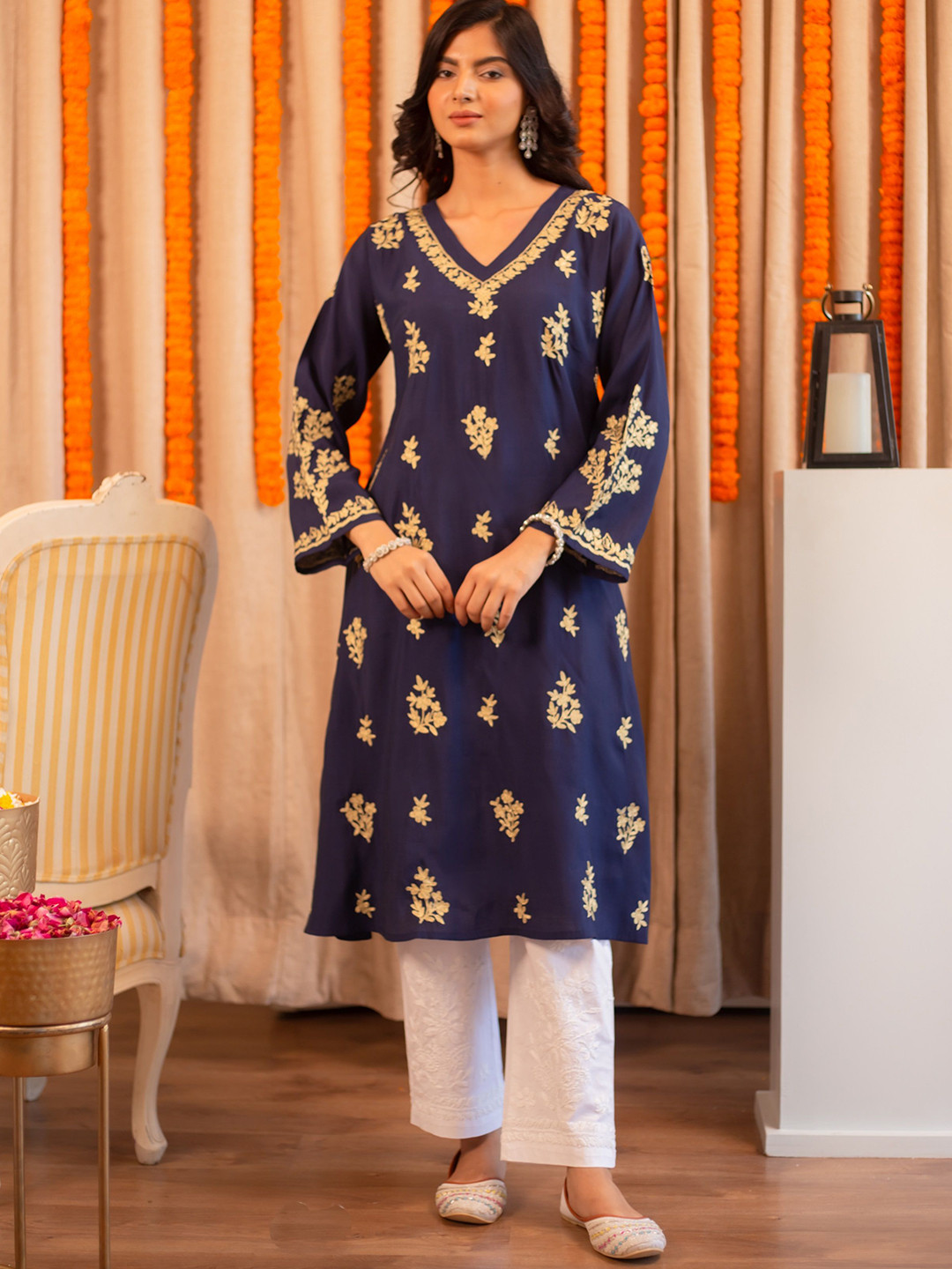 HOUSE OF KARI Chikankari Muslin Kurta with Zari Work