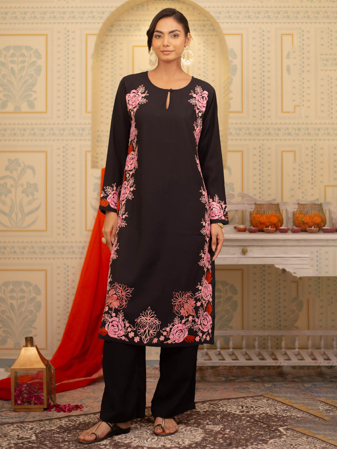 HOUSE OF KARI Women Muslin Kurta with Aari work