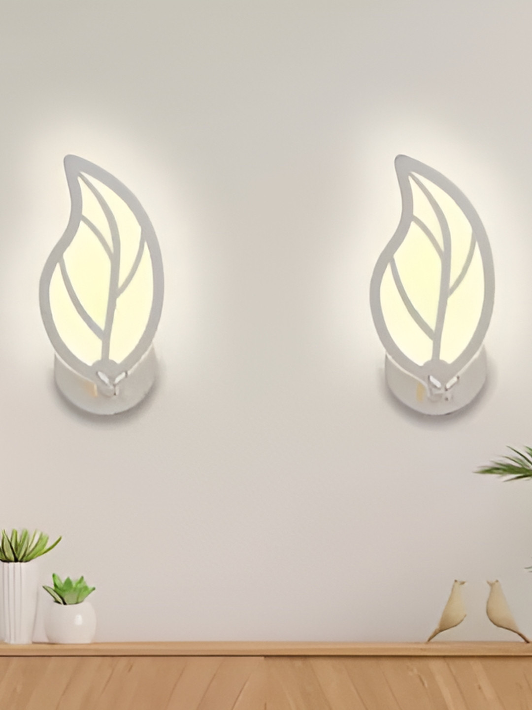 DENICRAAS Black & White Metal Contemporary Leaf Shaped Wall Lamp