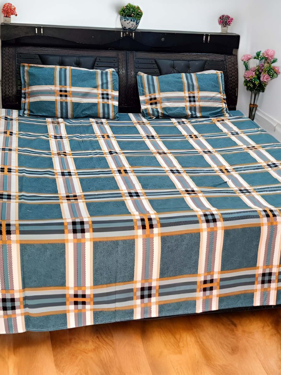 V.R.ENTERPRISES Grey Geometric Cotton 210 TC Queen Fine Bedsheet with 2 Pillow Covers-98 x 88 inches