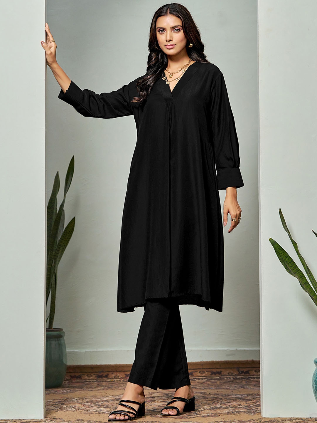Sangria Black V Neck Cuffed Sleeves Pleated A Line Kurta With Trousers - Kurta Sets for Women 30888450 | Myntra