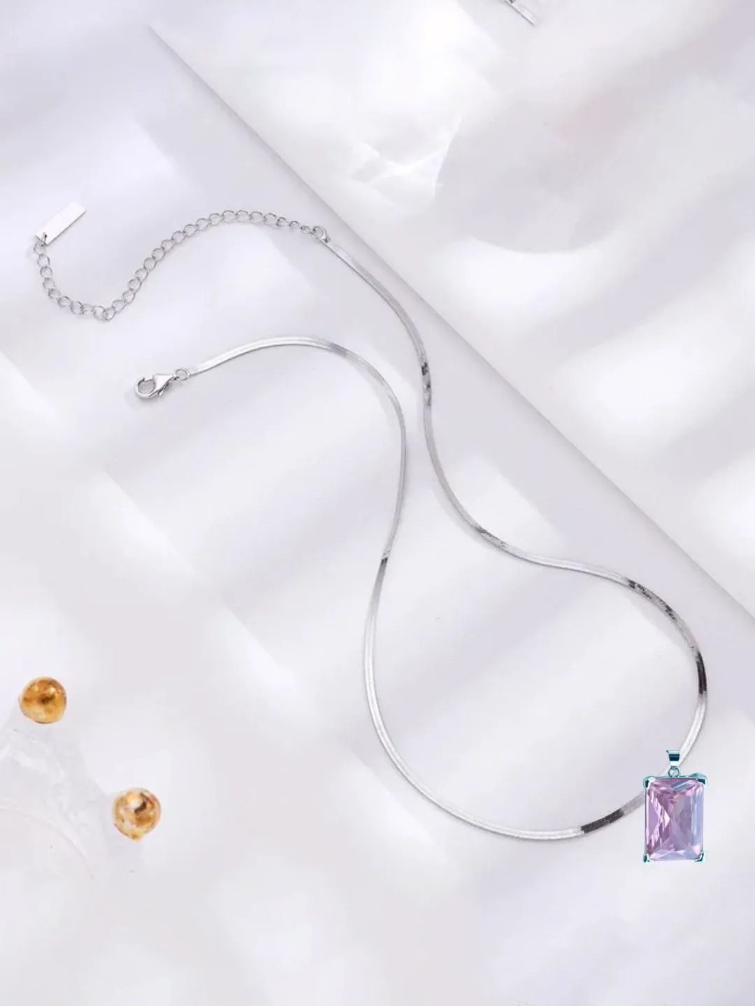V FASHION JEWELLERY Sliver-Plated Stone-Studded Pendant With Chain