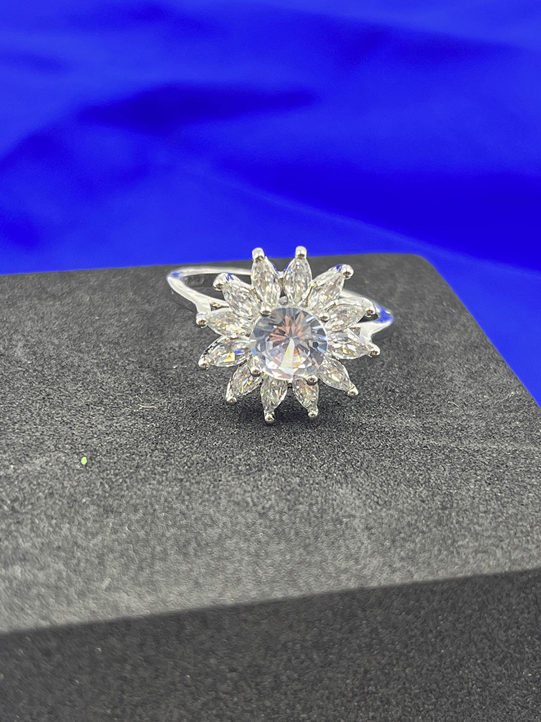 DRAMATIC EFFECT Silver-Plated Stone Studded Finger Ring