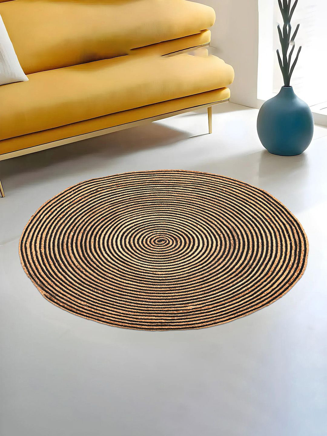 Kuber Industries Beige & Black Geometric Circular Carpet