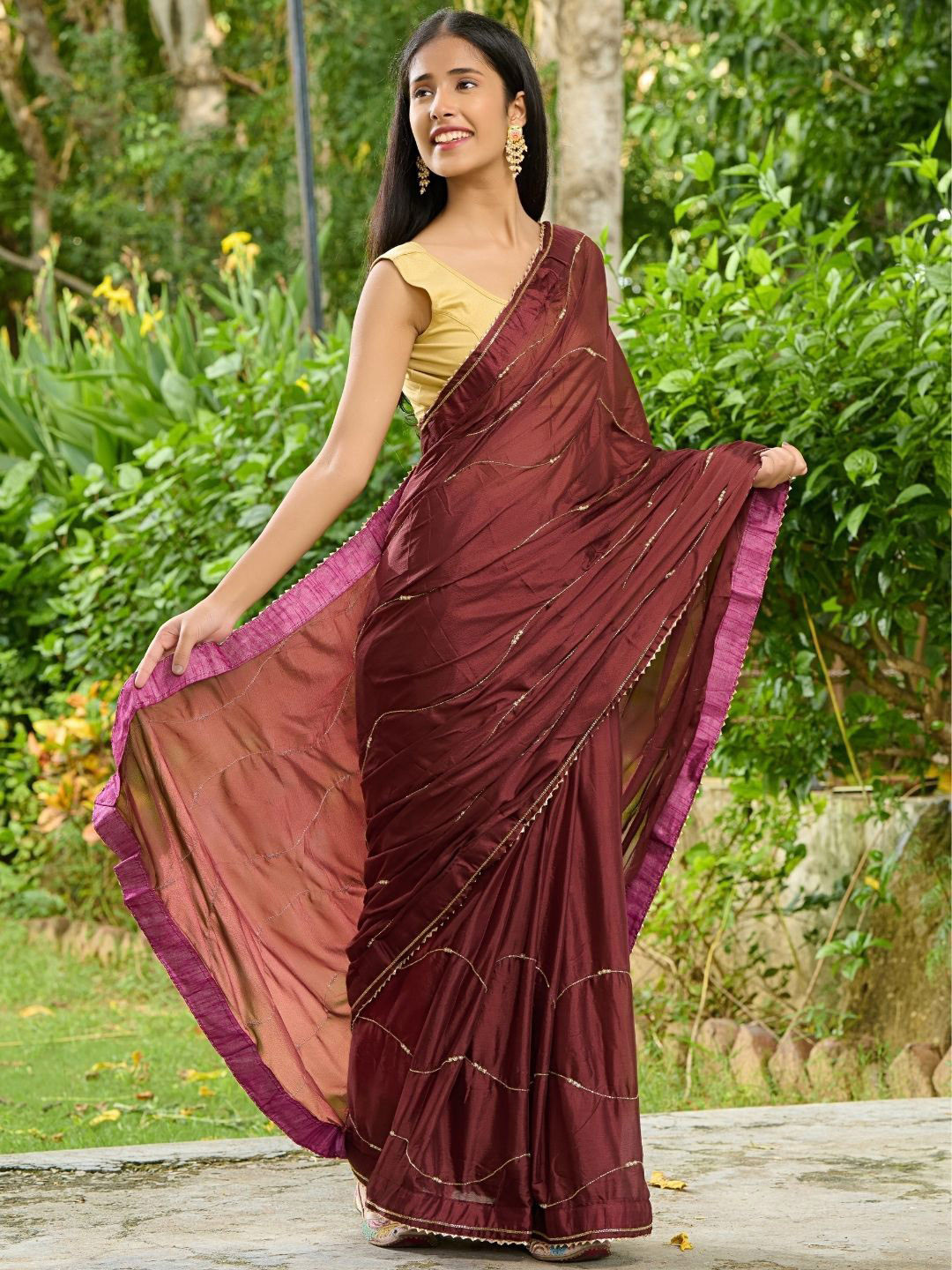 PRETTY PALLU Striped Gota Patti Saree