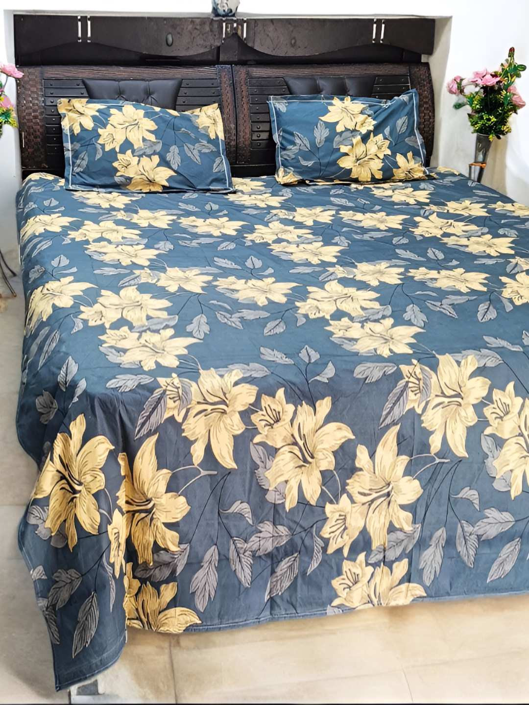 V.R.ENTERPRISES Grey Floral Printed 210 TC Cotton Queen Bedsheet with 2 Pillow Covers