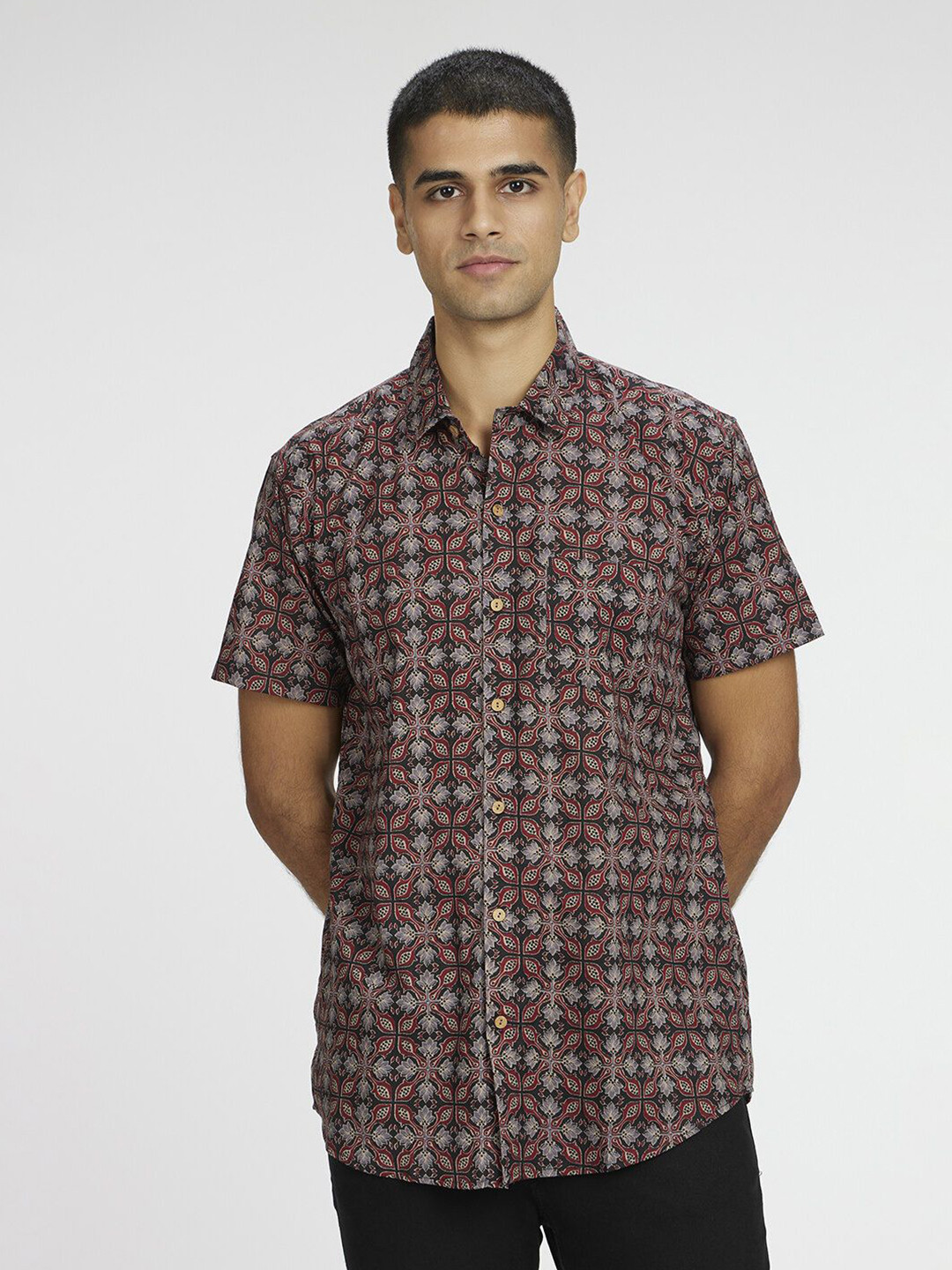 Patrah Men Spread Collar Floral Printed Cotton Relaxed Fit Casual Shirt