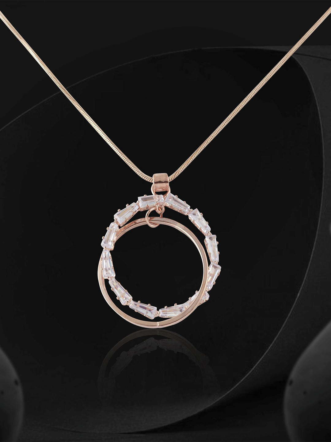 GRLIE Elegant CZ Studded Circular Shaped Circle Shaped Pendant With Chain