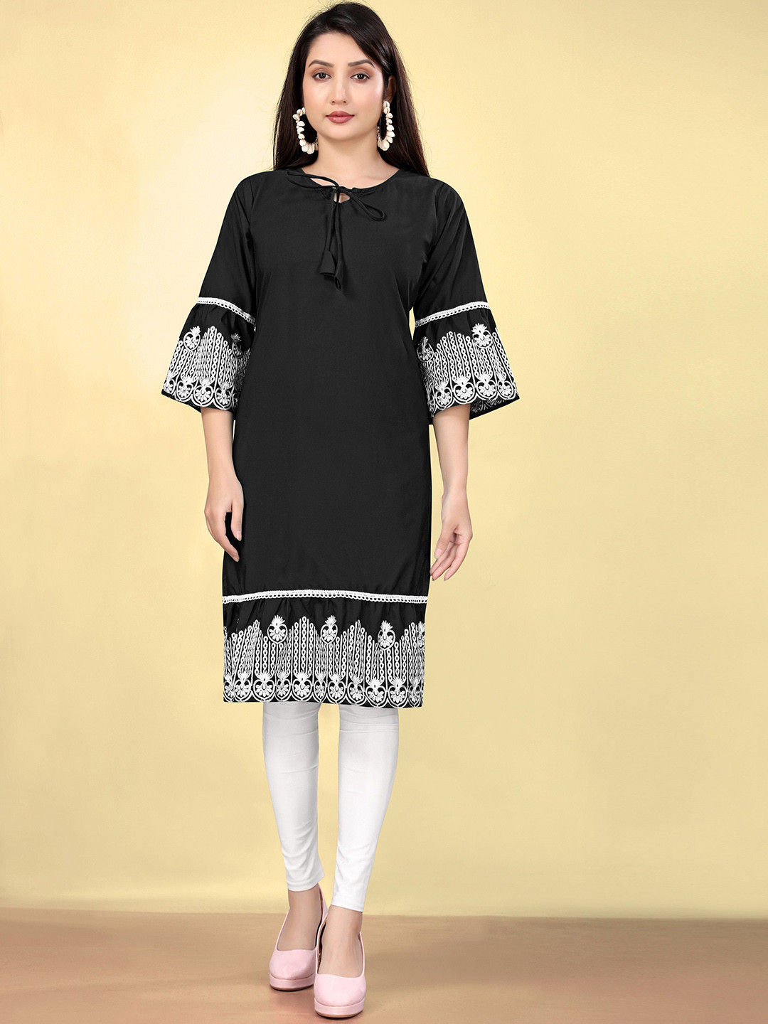 VARNI FABRICS Geometric Embroidered Tie-Up Neck Cotton Straight Kurta