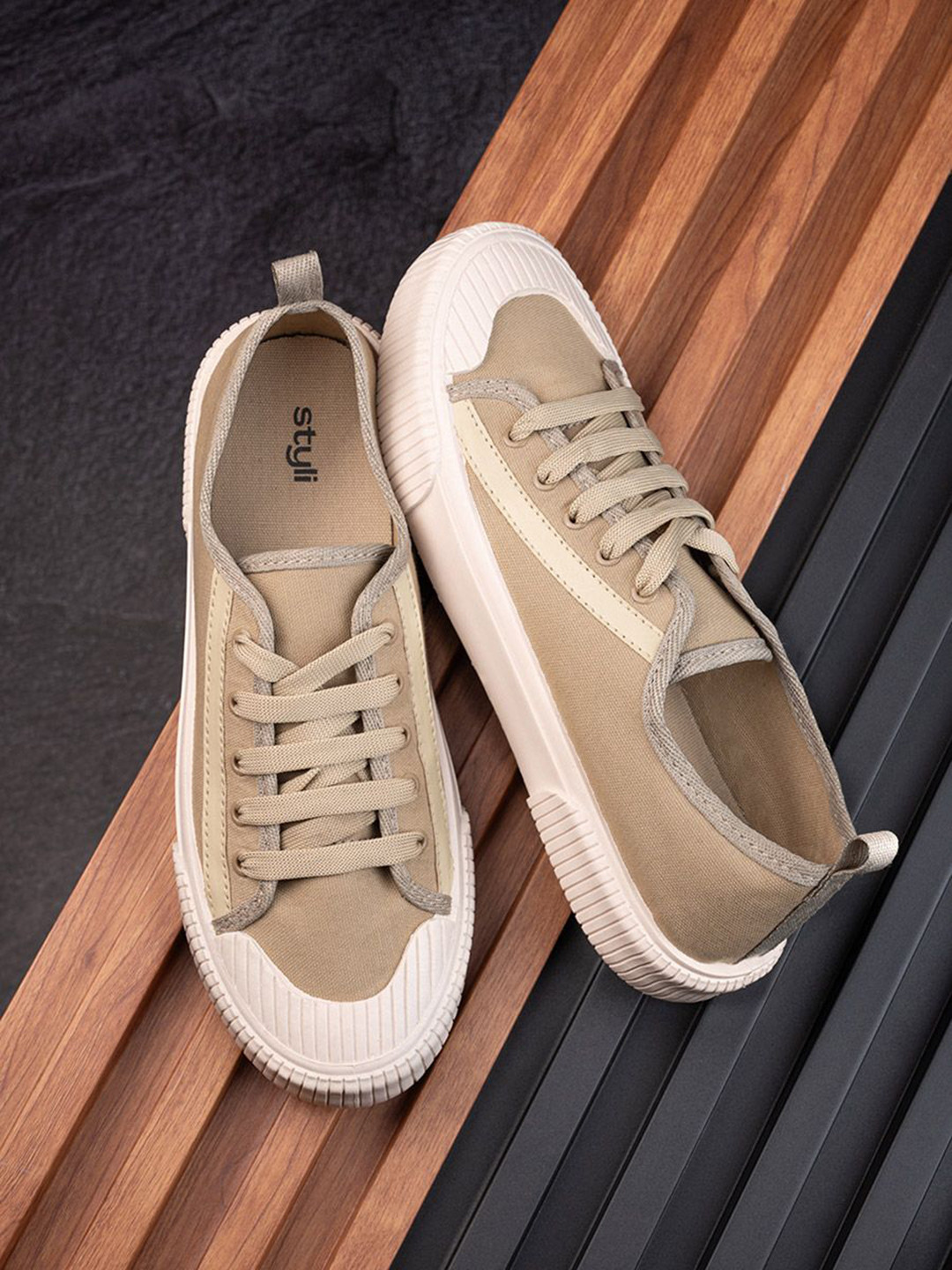 Styli Men Tape Detail Canvas Lace Up Sneakers