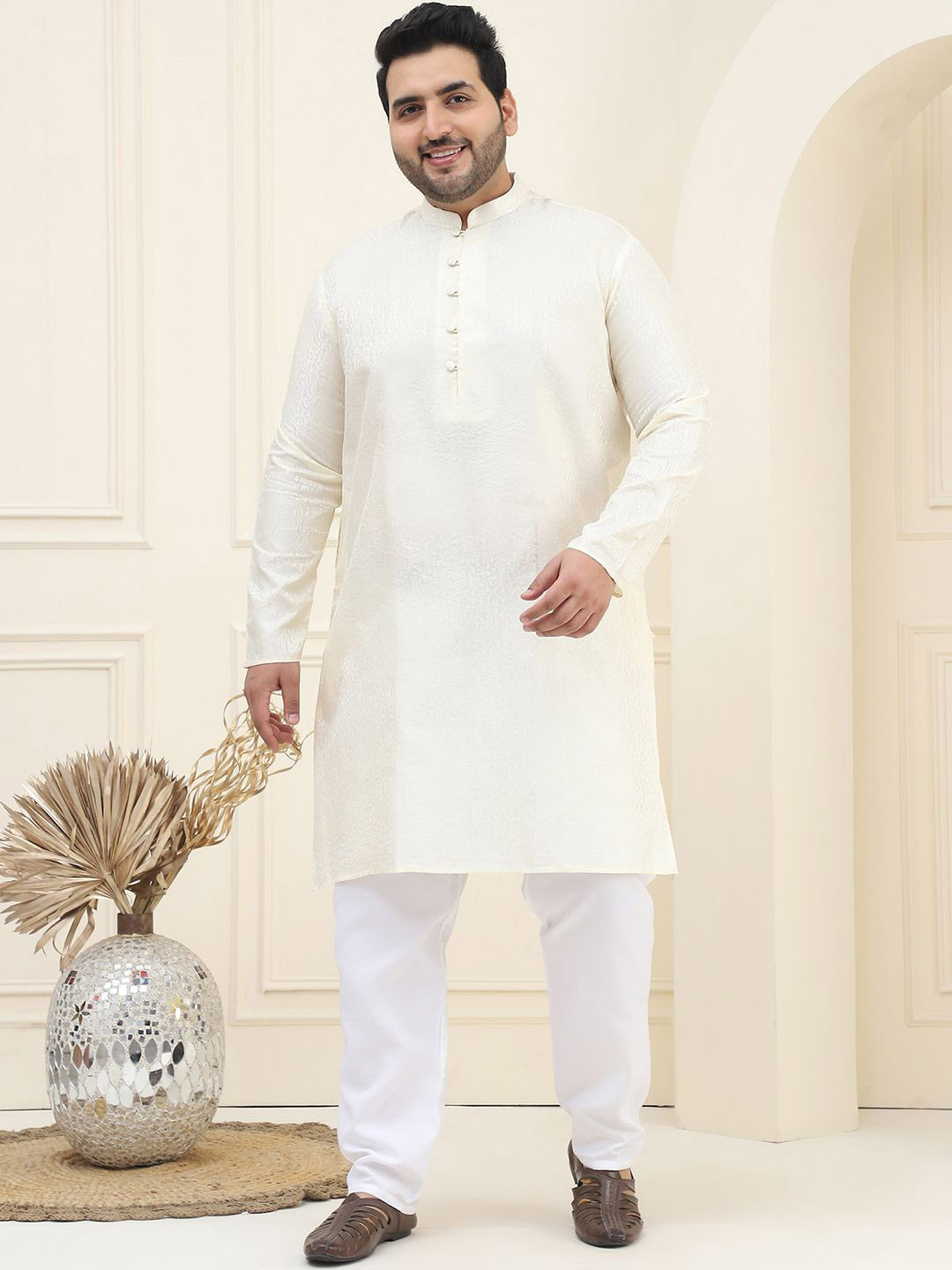 SOJANYA PLUS Floral Woven Design Mandarin Collar Straight Kurta With Pyjama