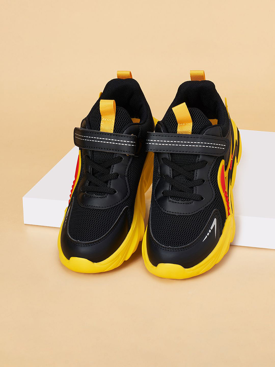 Pantaloons Junior Boys Mesh Colourblocked Fashion Sneakers