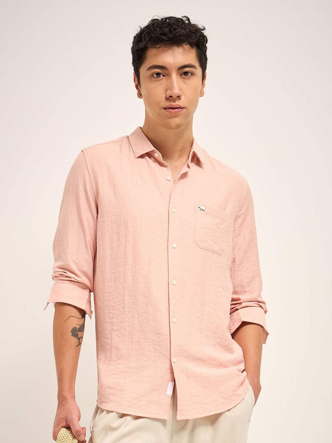 THE BEAR HOUSE Men Spread Collar Solid Nylon Slim Fit Casual Shirt