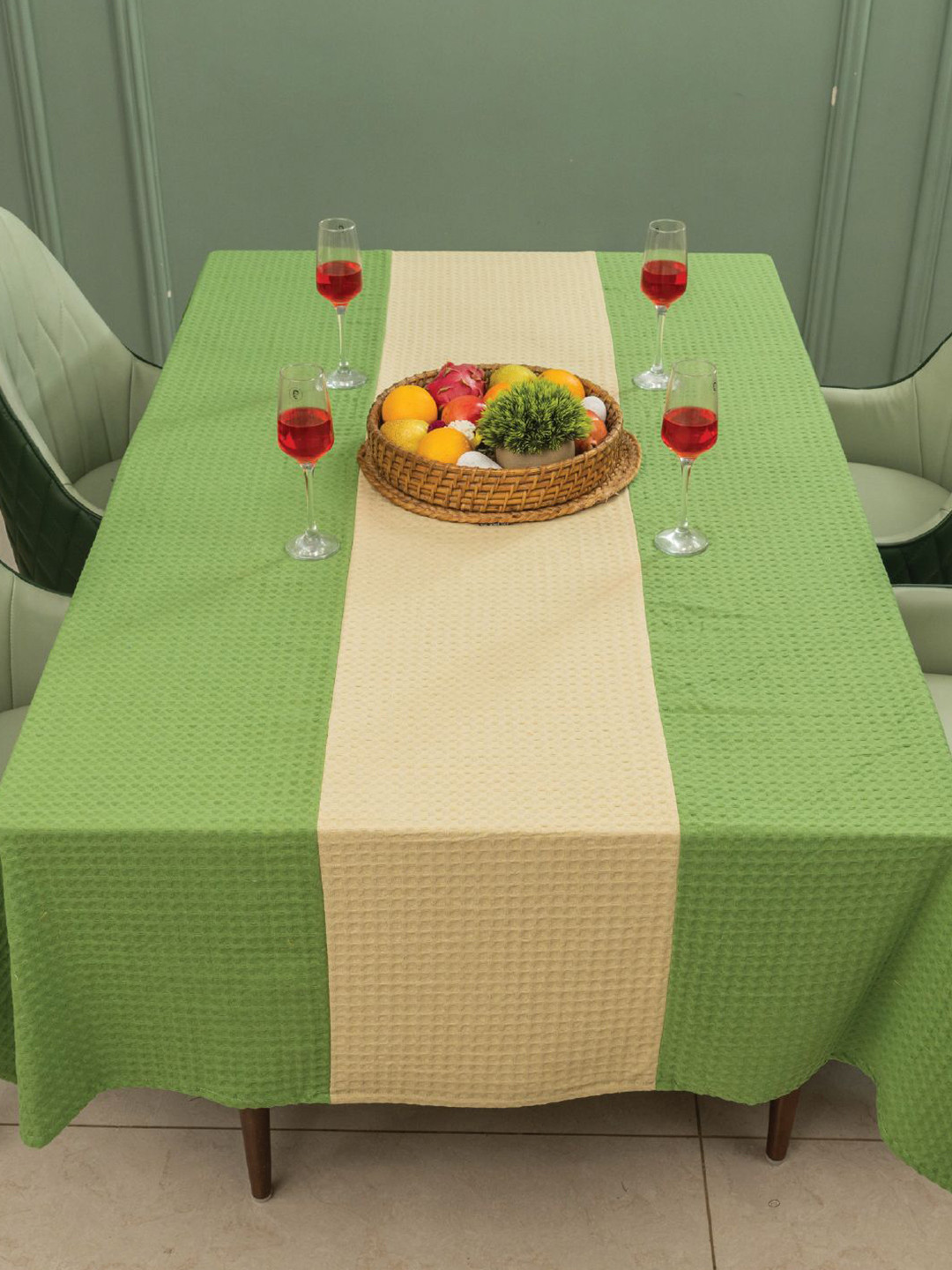 URBAN SPACE Green & Cream Anti-Slip Cotton 4-Seater Table Cover with Textured details