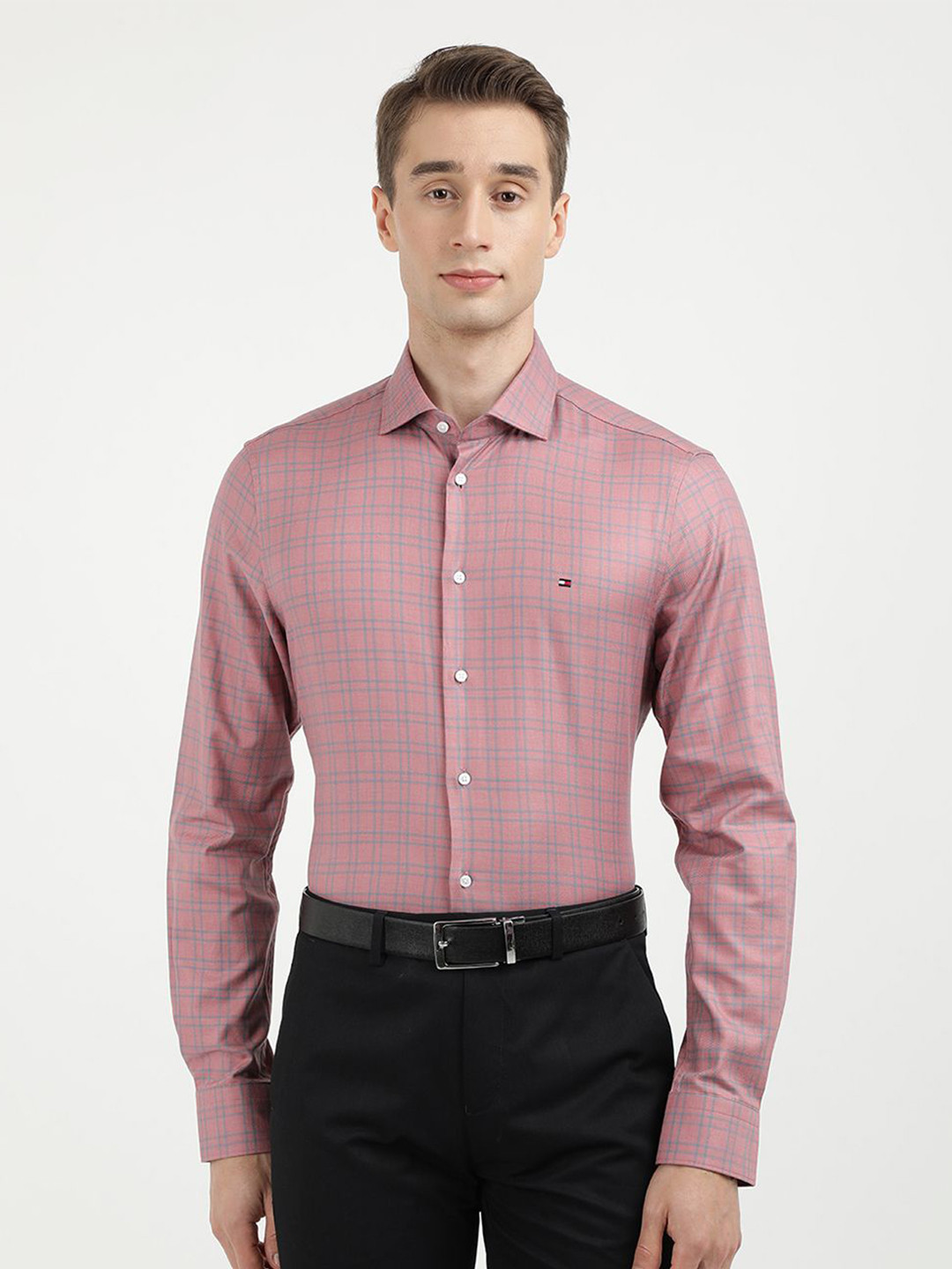 Tommy Hilfiger Men Cutaway Collar Checked Cotton Formal Shirt