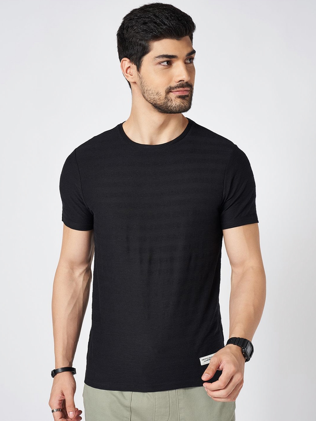 People Men Solid Round Neck Cotton Slim Fit T-shirt