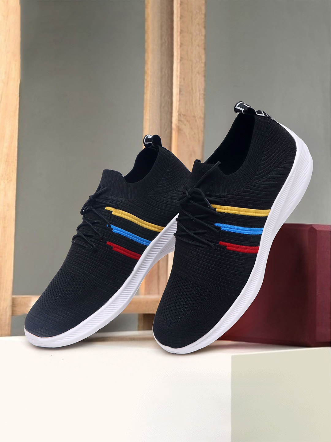 SHUAN Men Mesh Running Non-Marking Sports Shoes