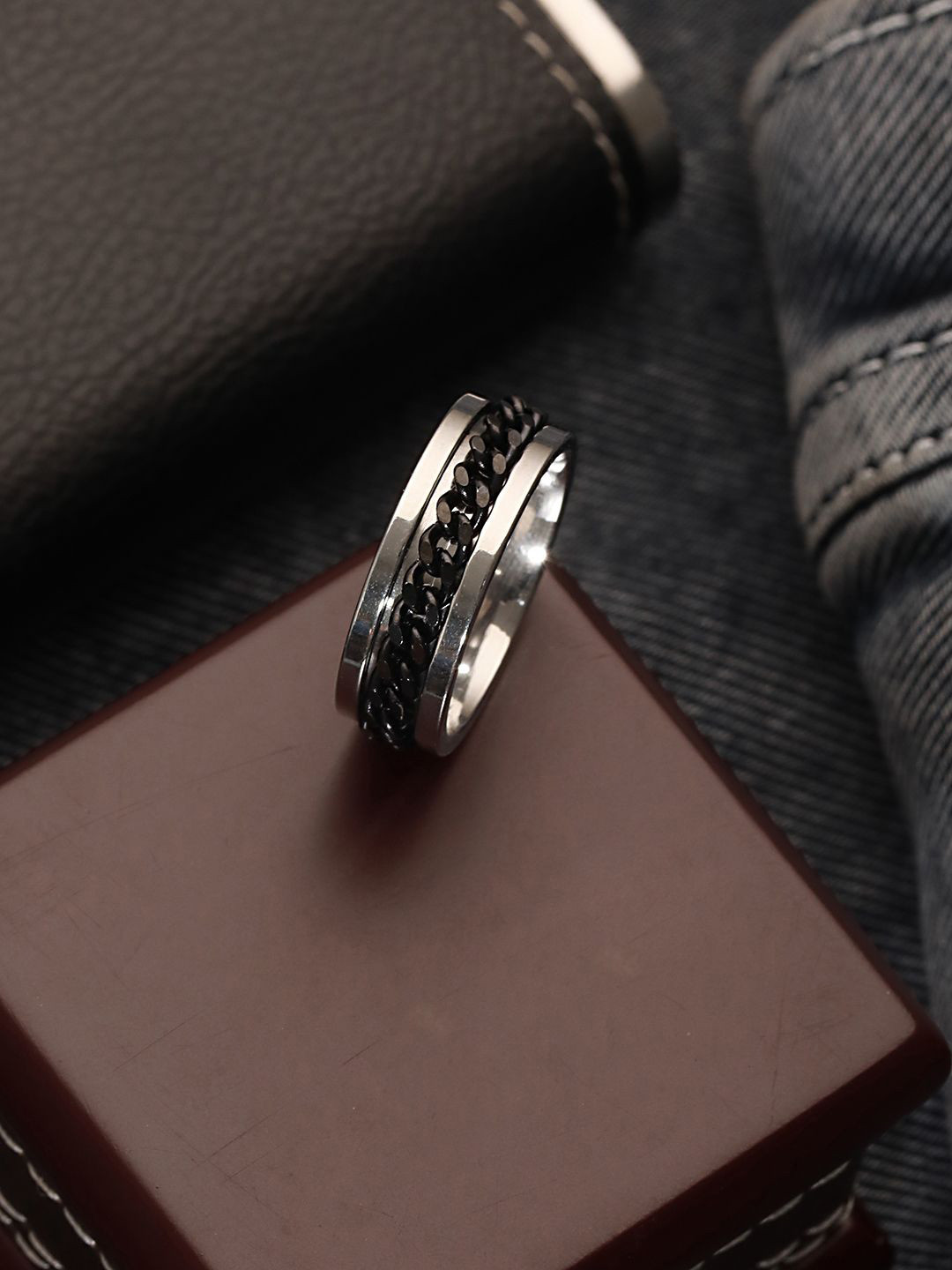 Jazz and Sizzle Men Silver-Plated Jared Chain Stainless Steel Finger Ring