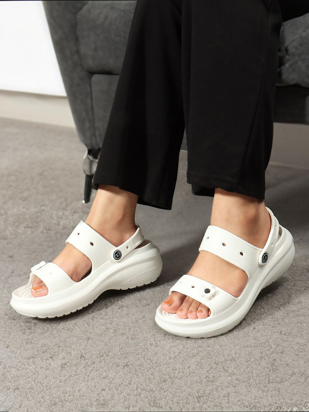 Carlton London Women Solid Rubber Sliders