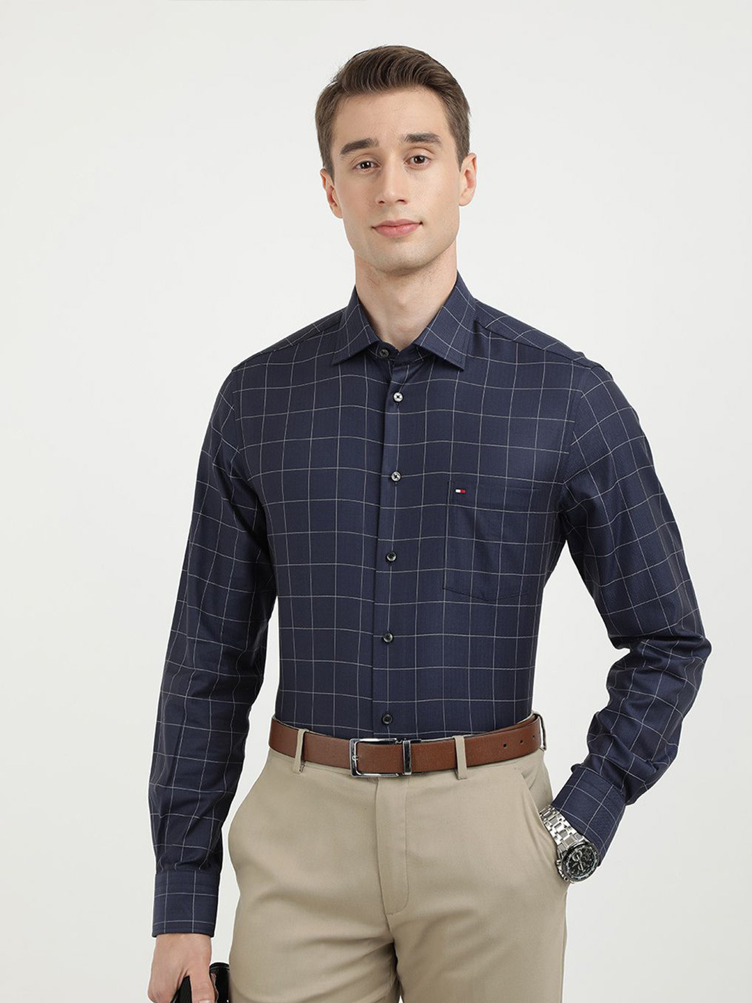Tommy Hilfiger Men Cutaway Collar Windowpane Checked Cotton Formal Shirt