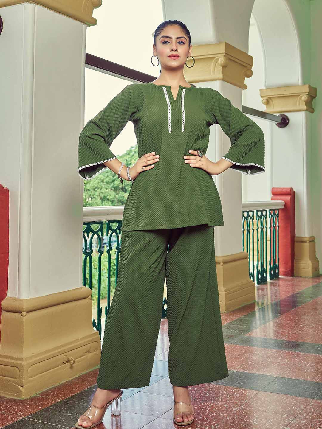 TWINS LADY Green Solid Top With Trousers