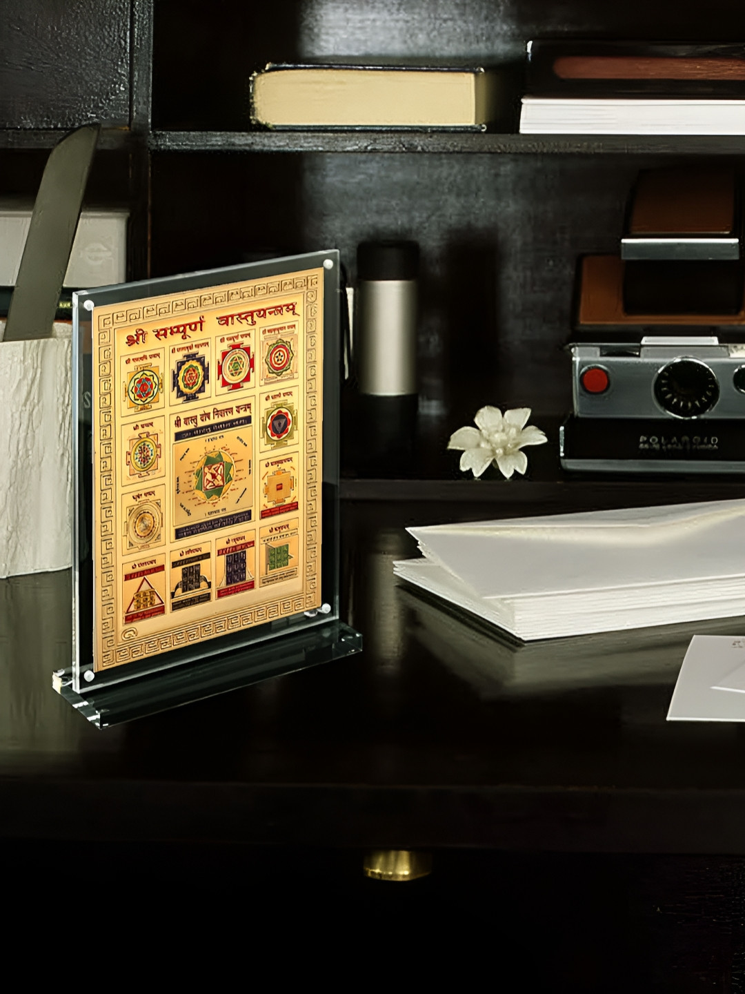 Hawai Gold Toned & Transparent Shree Sampoorna Vashtu Yantra Table Photo Frame